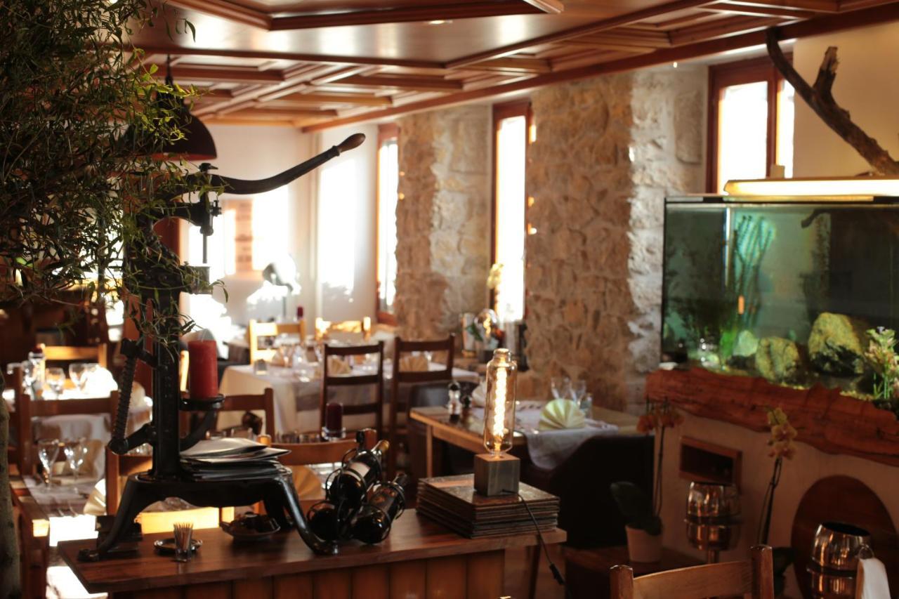 Hotel De La Truite & Spa Le Petit Nautilus Le Pont エクステリア 写真