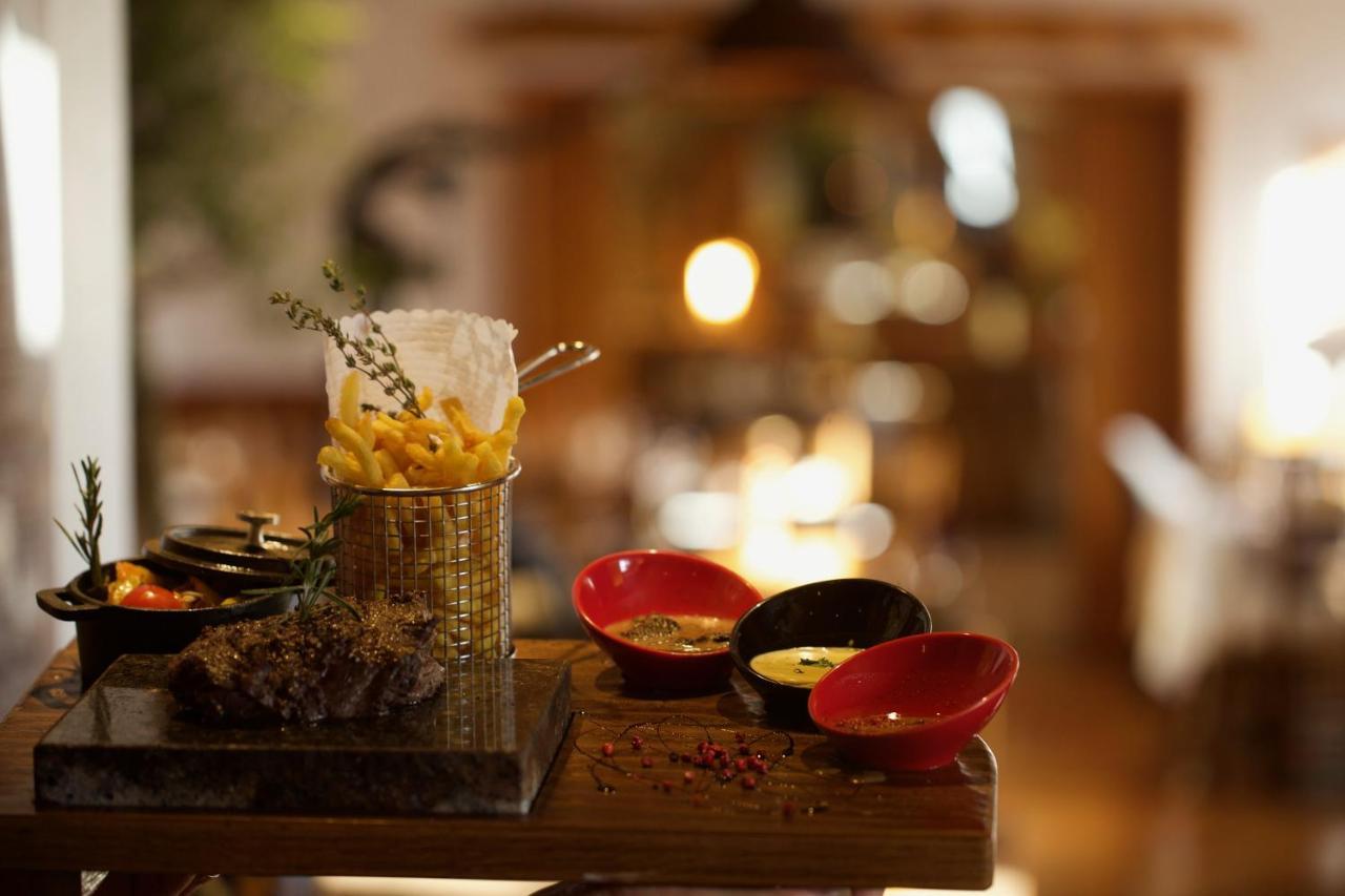 Hotel De La Truite & Spa Le Petit Nautilus Le Pont エクステリア 写真