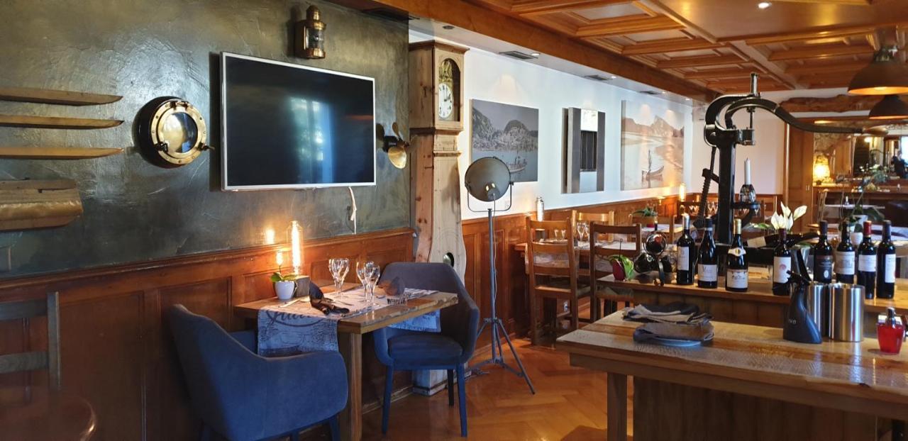 Hotel De La Truite & Spa Le Petit Nautilus Le Pont エクステリア 写真