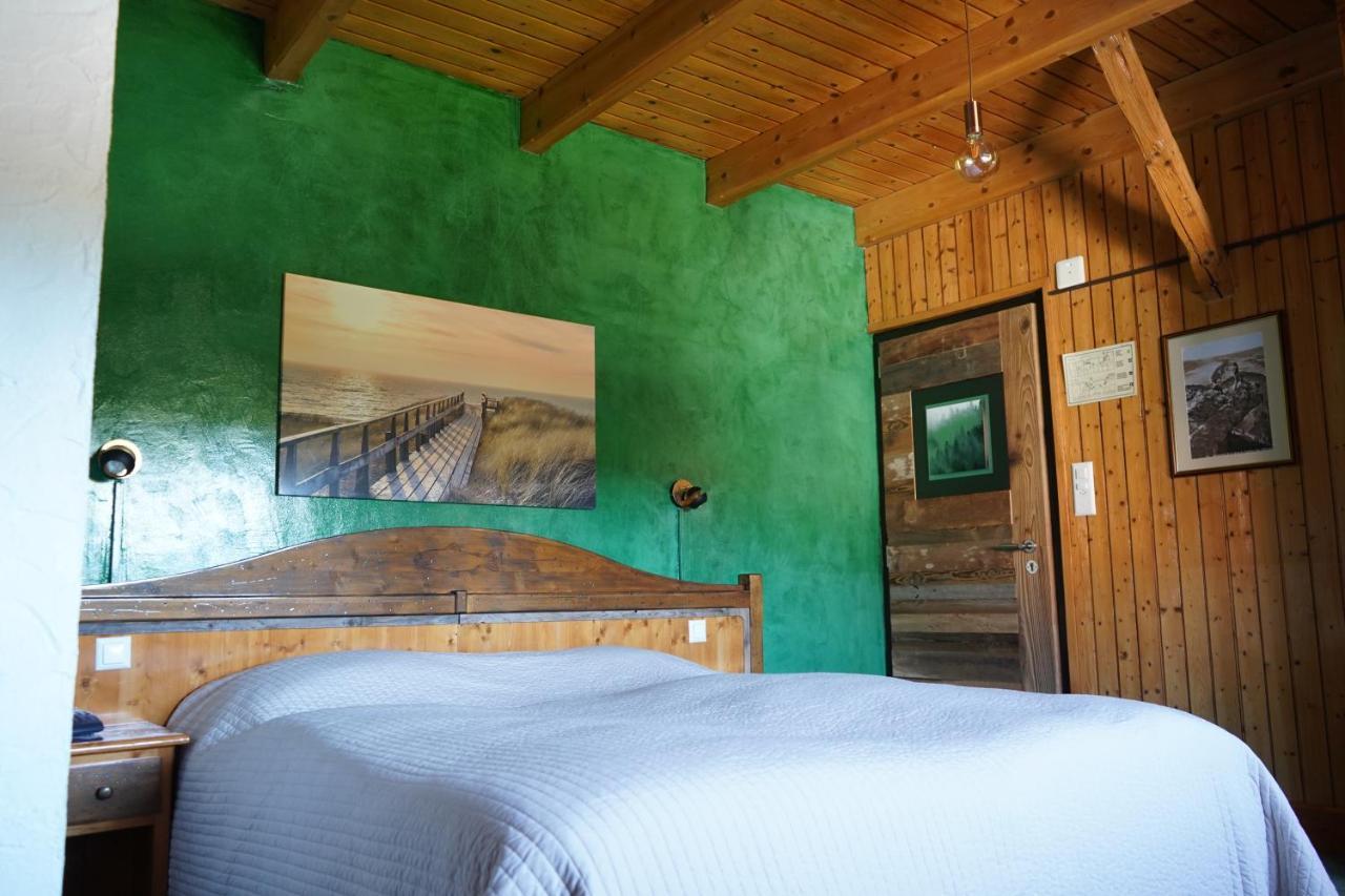 Hotel De La Truite & Spa Le Petit Nautilus Le Pont エクステリア 写真