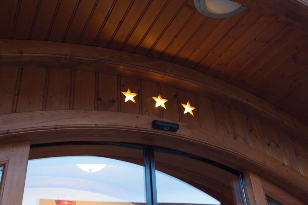 Hotel De La Truite & Spa Le Petit Nautilus Le Pont エクステリア 写真