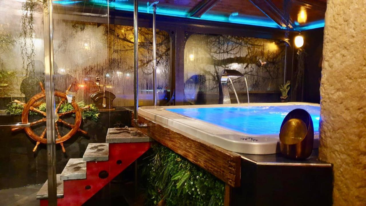Hotel De La Truite & Spa Le Petit Nautilus Le Pont エクステリア 写真