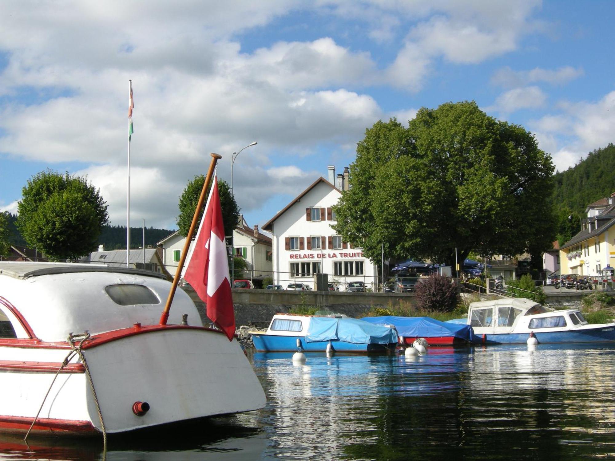 Hotel De La Truite & Spa Le Petit Nautilus Le Pont エクステリア 写真