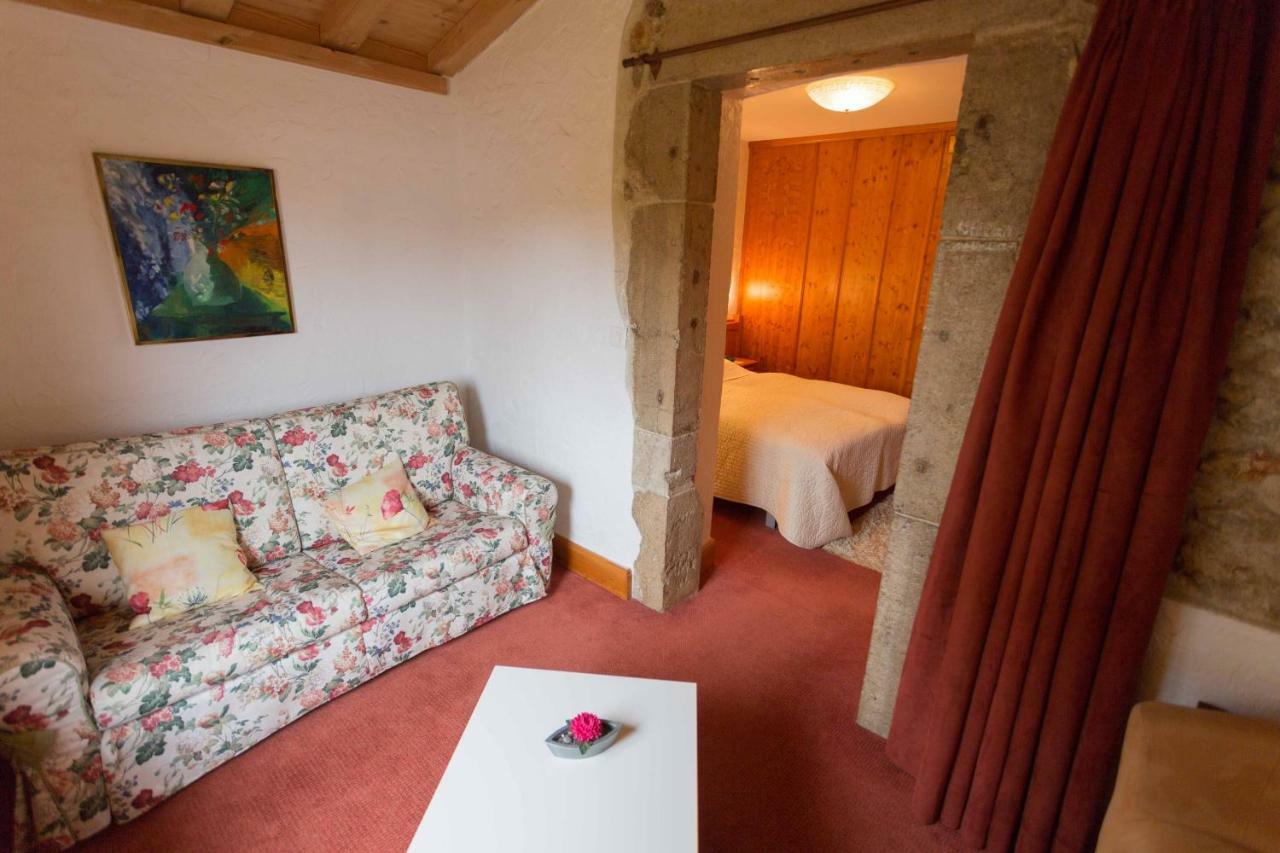 Hotel De La Truite & Spa Le Petit Nautilus Le Pont エクステリア 写真